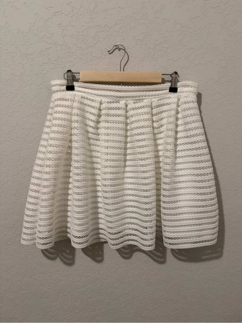 Gianni Bini White A-Line Textured Skirt